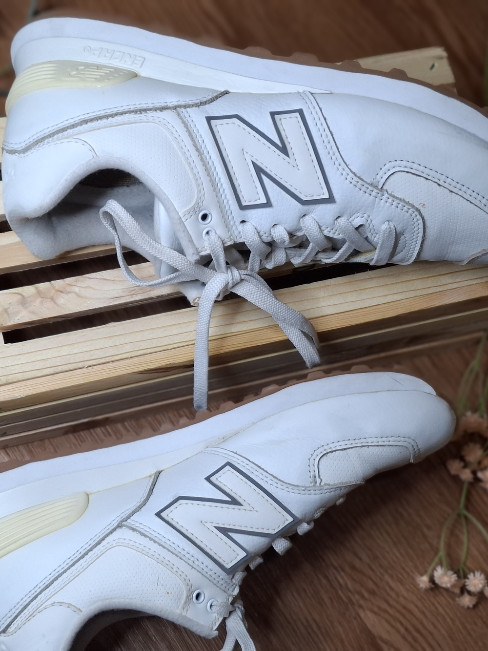 New Balance Women's White Leather Casual Sneakers